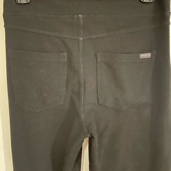 HUE Black straight leg high waisted size M - Picture 5 of 7